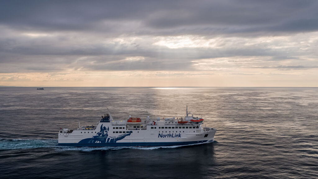 Hamnavoe sailing to Orkney in the evening