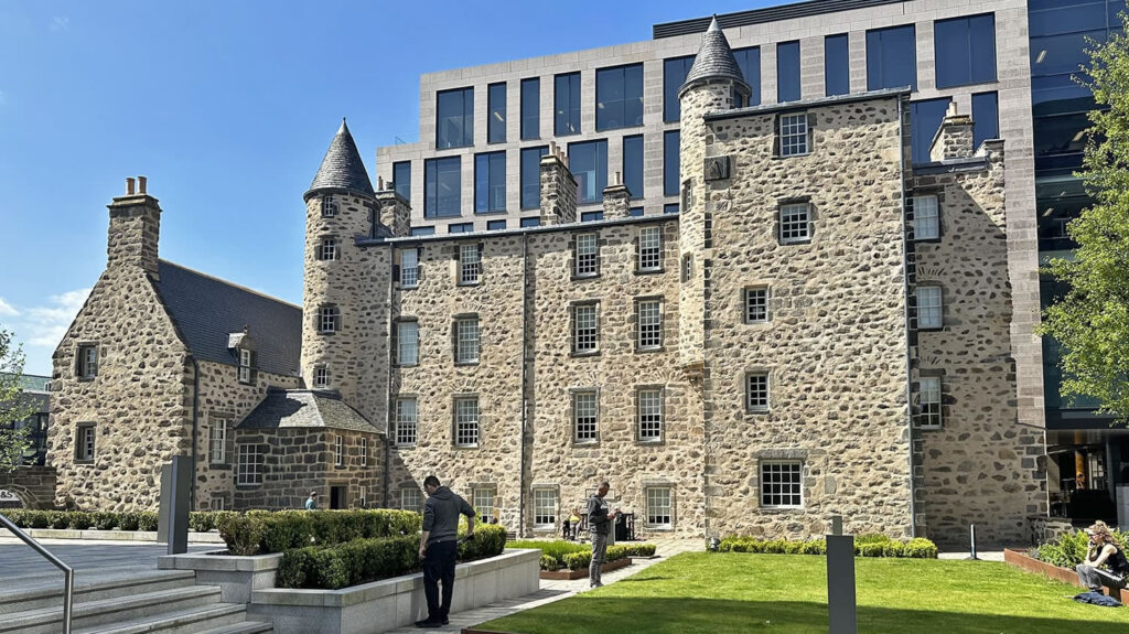 The charming exterior of Provost Skene House in Aberdeen